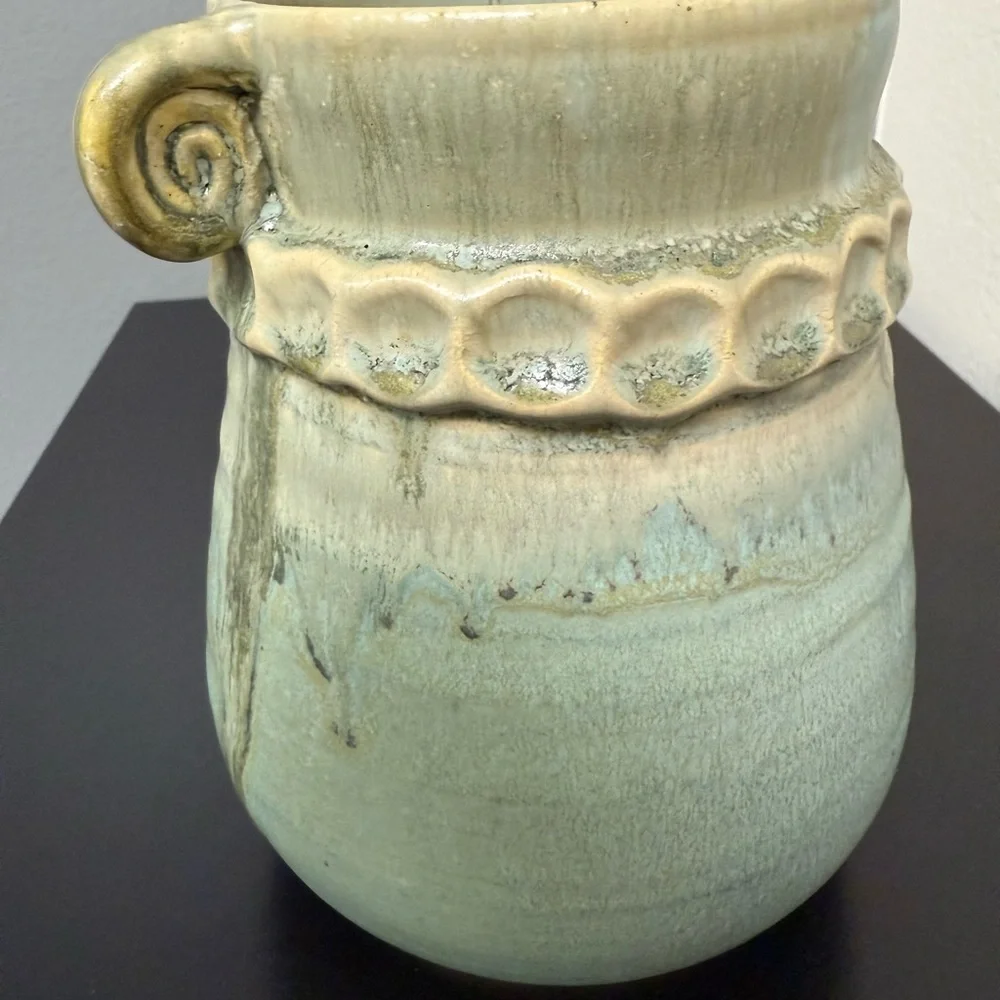 Signed‎ by Artist Ceramic Pottery Elegant Green Vase Glazed textured